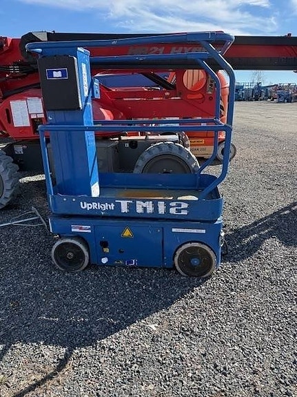 3st UpRight TM12 Rep objekt