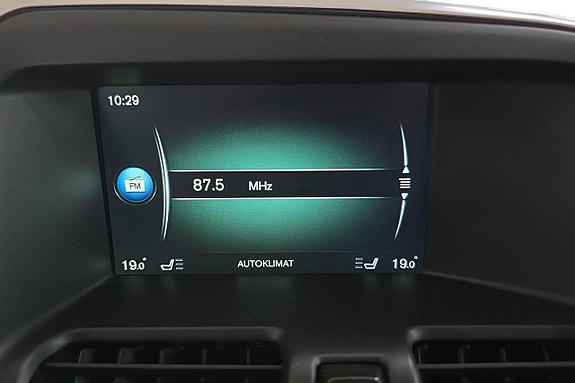 Volvo XC60 13 of 20