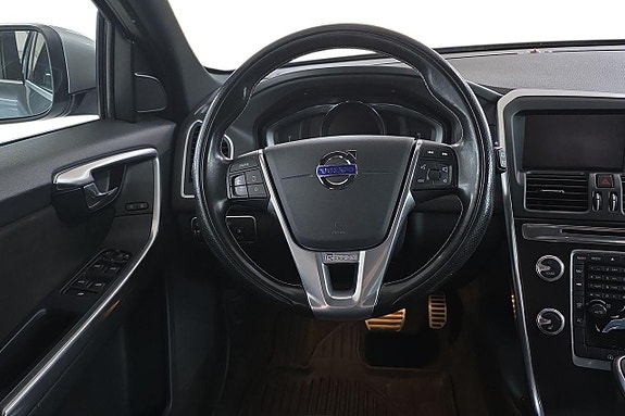 Volvo XC60 11 of 20