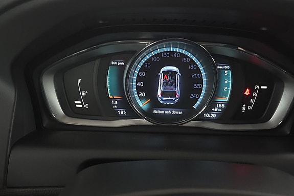 Volvo XC60 12 of 20