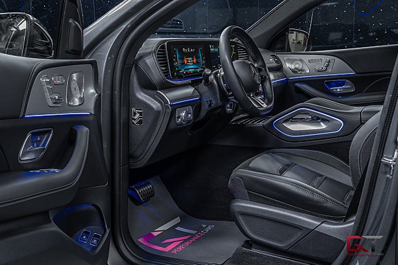 Mercedes-Benz GLE53 10 of 24