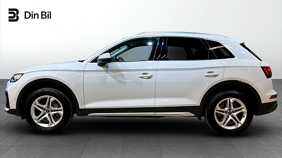 Audi Q5 2 of 23