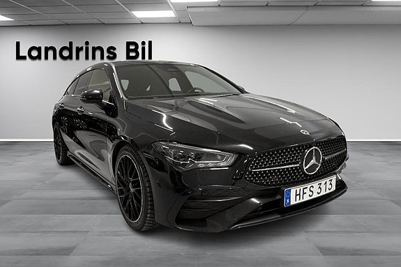 Mercedes-Benz CLA250 3 of 5
