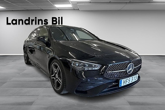 Mercedes-Benz CLA250 3 of 17