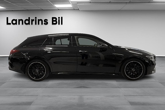Mercedes-Benz CLA250 4 of 5