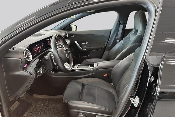 Mercedes-Benz CLA250 8 of 17
