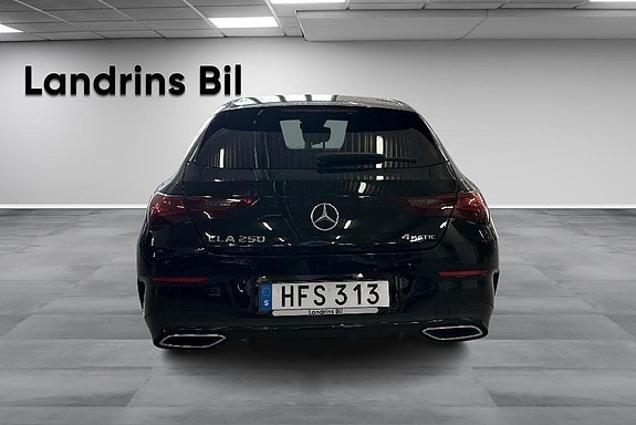 Mercedes-Benz CLA250 5 of 17