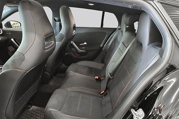 Mercedes-Benz CLA250 9 of 17