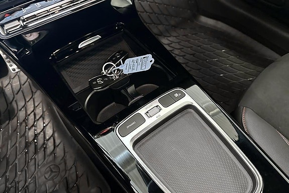 Mercedes-Benz CLA250 12 of 17