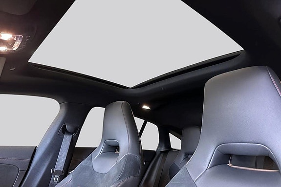 Mercedes-Benz CLA250 15 of 17