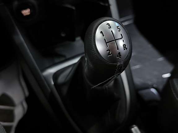Renault Clio 20 of 23