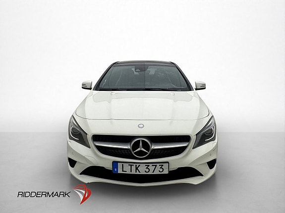 Mercedes-Benz CLA200 2 of 5