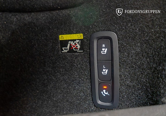 Volvo XC40 7 of 27