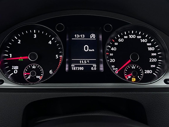 Volkswagen CC 16 of 25