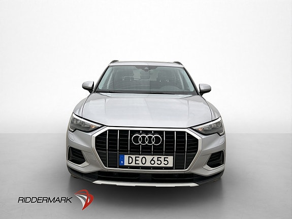 Audi Q3 2 of 5