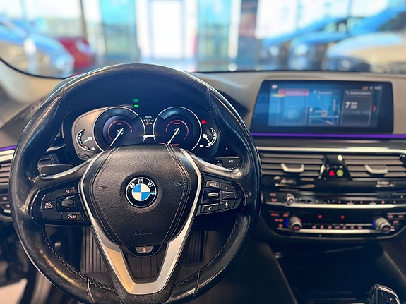 BMW 530e 12 of 16