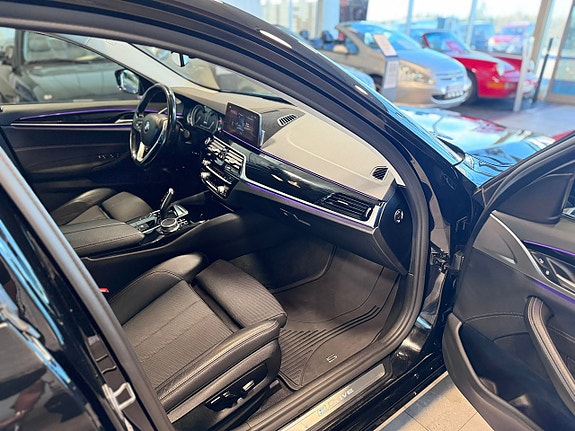 BMW 530e 10 of 16