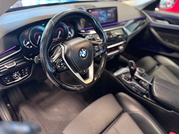 BMW 530e 13 of 16