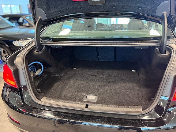 BMW 530e 7 of 16