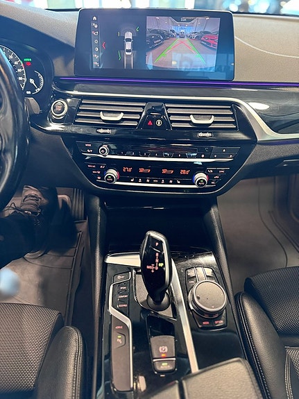 BMW 530e 15 of 16