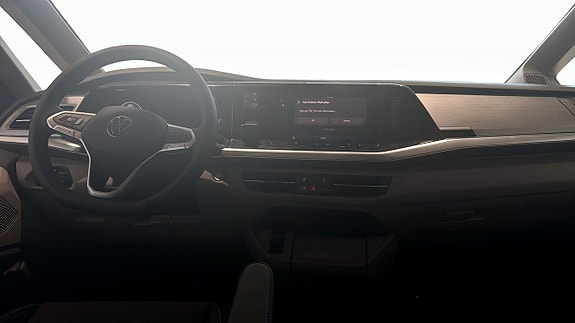 Volkswagen Multivan 11 of 16