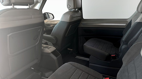 Volkswagen Multivan 13 of 16