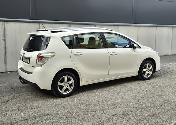 Toyota Verso 3 of 5