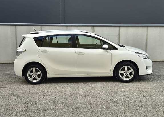 Toyota Verso 2 of 5