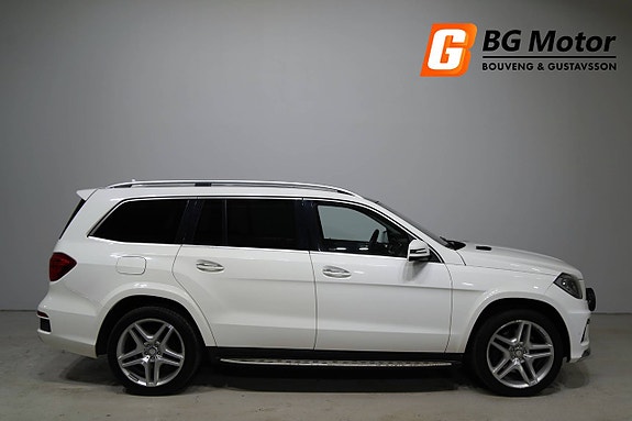Mercedes-Benz GL350 2 of 5