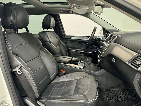 Mercedes-Benz GL350 5 of 5