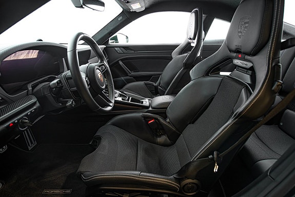 Porsche 992 13 of 30