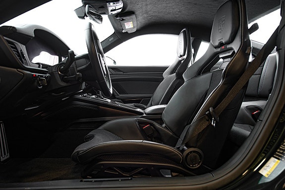 Porsche 992 14 of 30
