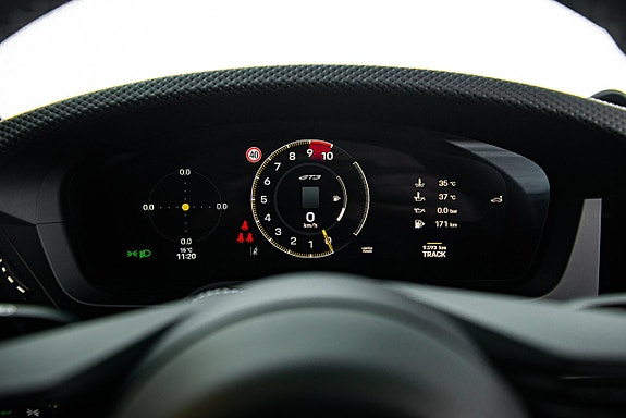 Porsche 992 23 of 30