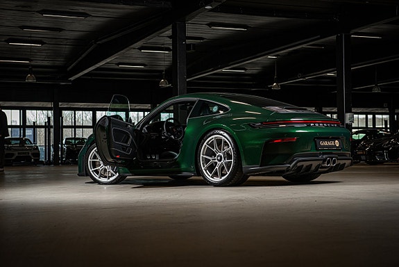 Porsche 992 9 of 30