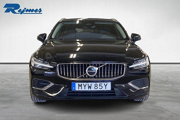 Volvo V60 2 of 5