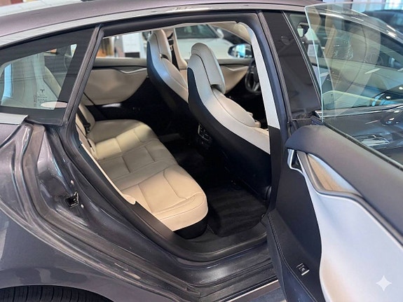 Tesla Model S 10 of 14