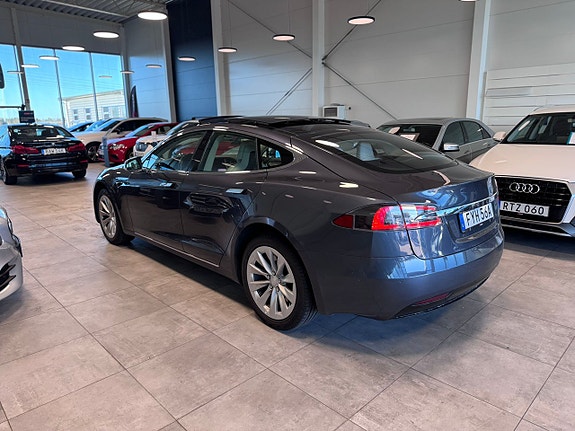 Tesla Model S 4 of 14