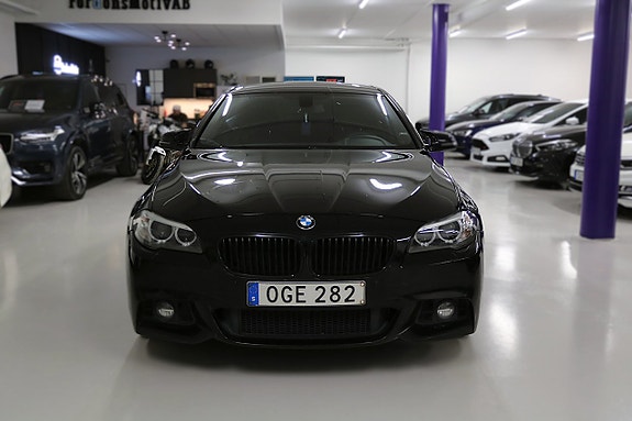 BMW 520d 3 of 5