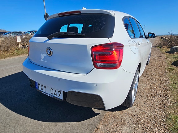 BMW 118d 4 of 8