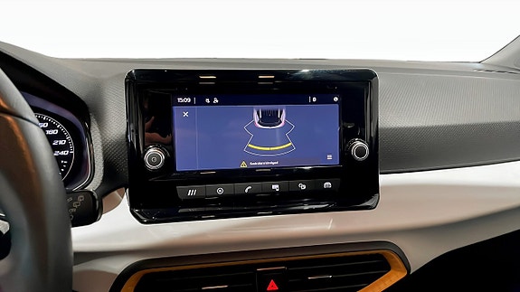 Seat Arona 13 of 15