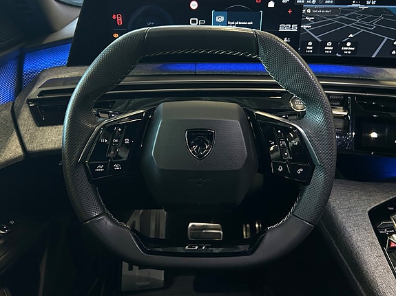 Peugeot e-3008 16 of 30