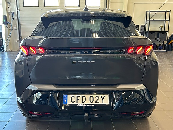 Peugeot e-3008 5 of 5