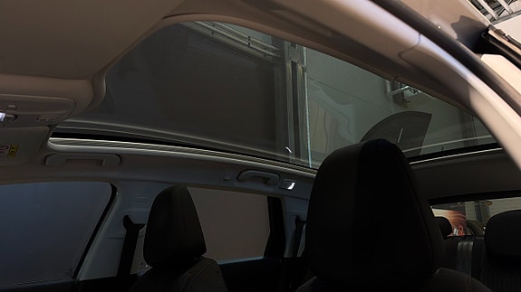 Peugeot 308 SW 19 of 22