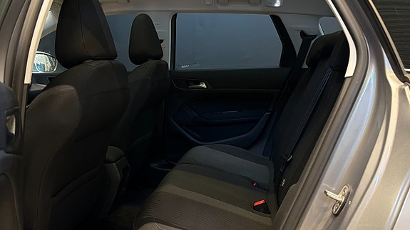 Peugeot 308 SW 22 of 22