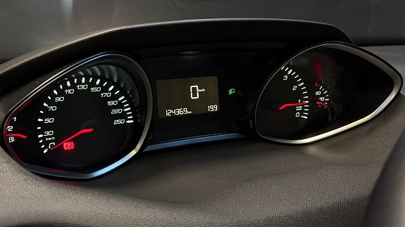 Peugeot 308 SW 14 of 22