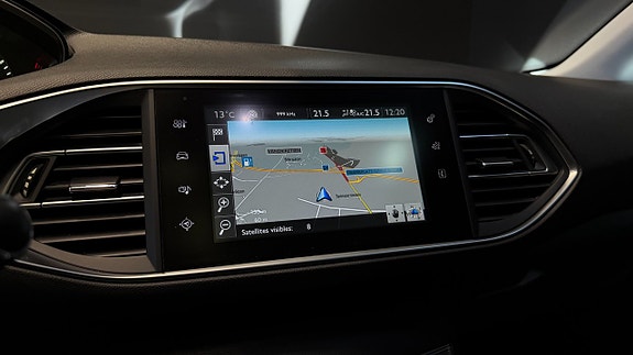Peugeot 308 SW 16 of 22