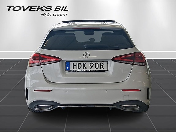 Mercedes-Benz A200 3 of 5