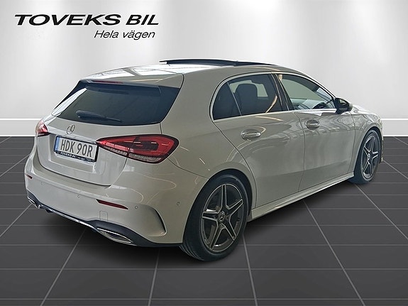 Mercedes-Benz A200 4 of 5