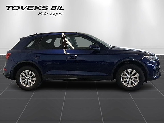 Audi Q5 2 of 5