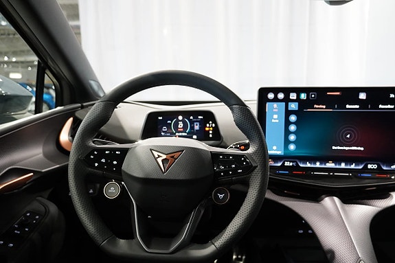 Cupra Tavascan 7 of 15